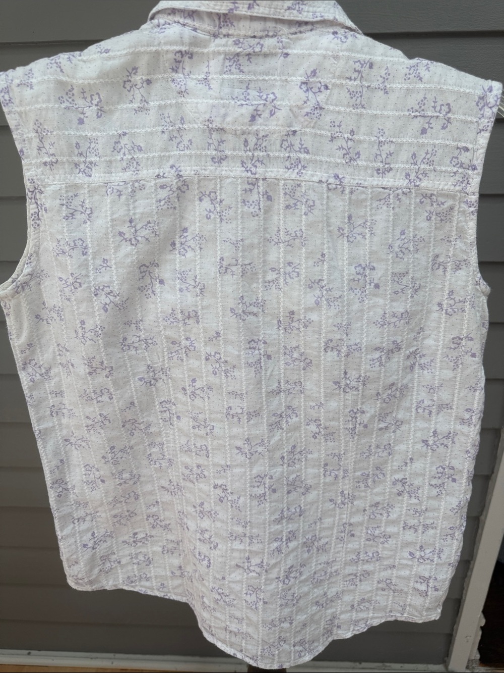 Cowgirl Hardware Floral Sleeveless Button-Up Shirt - White with Lavender Print M - Picture 4 of 5